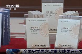 这？湖人半场三分20中6 雷迪什命中2球为全队最多